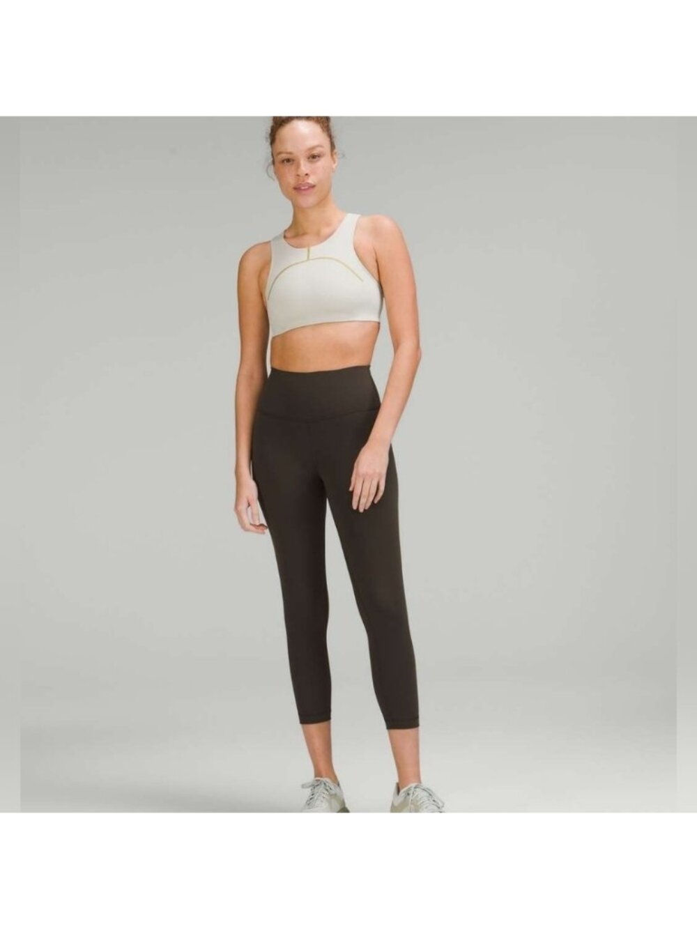 Lululemon Tough Train High-Neck Bra *Medium Support, C/D Cup size 10